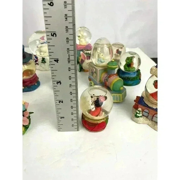 VTG Lot of 10 Mini Small Snow Globes Easter Christmas Holiday Zoo - Picture 8 of 12